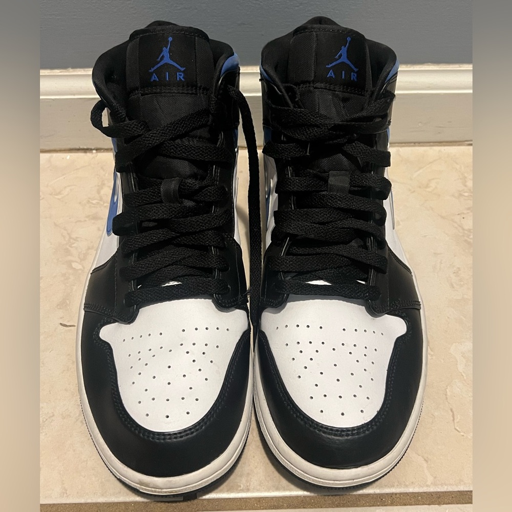 Air Jordan 1 Mid